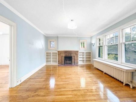 For Lease - 12 Kendal Avenue Unit# 5, Toronto, Ontario - Photo 2