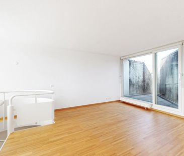 Ideal duplex apartment for commuters or frequent travelers! - Foto 3