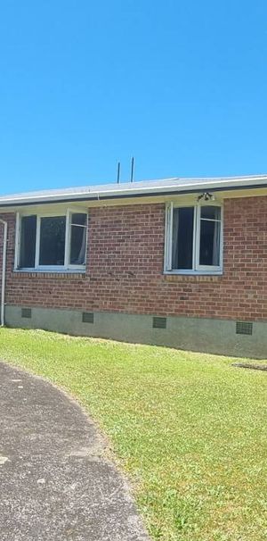 141 Devon Street, Hillcrest - Photo 2