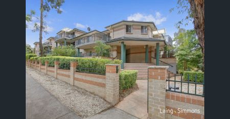 Spacious and Conveniently Located! - Photo 5