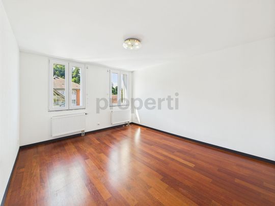 Historic home with modern living comfort Charming house in a central location in Sumiswald-Grünen - Photo 1