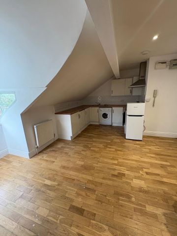 2 bedroom apartment to rent - Photo 3