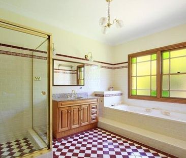 Grand Family Home Moments From Balgownie Village - Photo 2