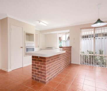 8 Naylor Close - Photo 3