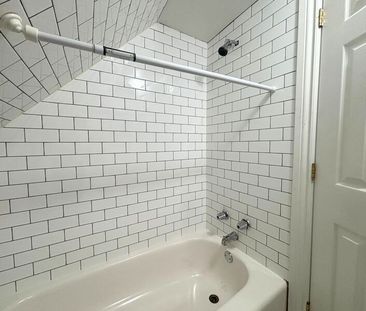 $1,349 / 1 br / 1 ba / 482 King Willaim st unit 3 - Photo 5