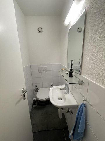 Grosszügiges Zuhause mit Wohlfühlfaktor / hell, modern und mit Balkon - Foto 2