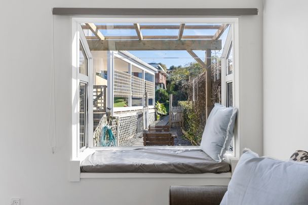 Cute and Central in Hillsborough. - Photo 1