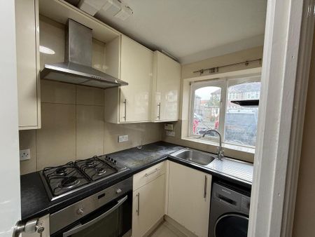 2 bedroom terraced house to rent - Photo 5