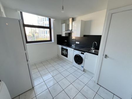 3 bedroom flat to rent - Photo 5