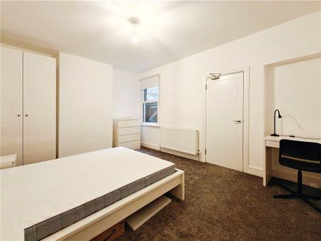 1 bedroom in a house share to rent - Photo 3