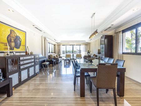 Excellent 6 Bedroom house / villa for rent in San Antonio de Benagéber, Valencia - Photo 4