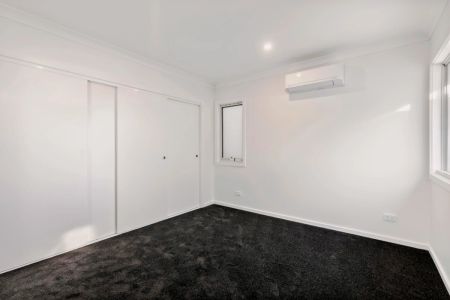 3 Bed, 2 Bath - Photo 4
