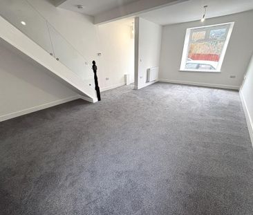 4 bedroom terraced house to rent - Photo 6