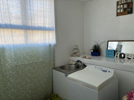 3 Bed House, Double Garage, West Auckland - Photo 4