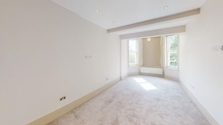 3 bedroom flat to rent - Photo 5