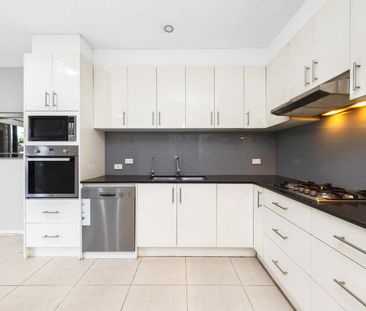 Light and bright family haven | Timber floors | Renovated kitchen a... - Photo 3