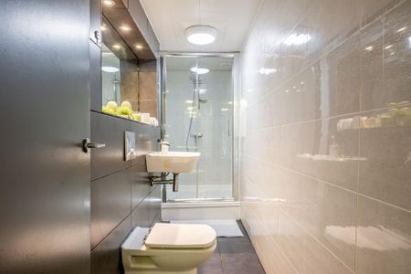 5 bedroom flat to rent - Photo 3