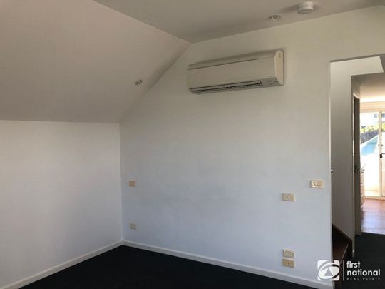 Inner Jetty living with stunning views - Photo 1