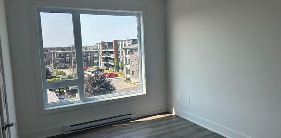 WOW**Baisse de prix **GRAND 4 1/2 ALOUER LIBRE IMMÉDIATEMENT INCLUS 5 ÉLECTRO - Photo 2