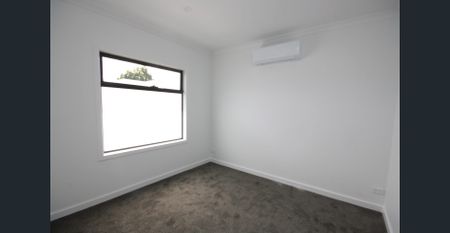 LIKE NEW HOUSE - Photo 2