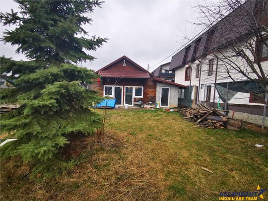 Teren de 1180 mp, cu cabana pe el, zona Tractoru, Brasov - Fotografie 1