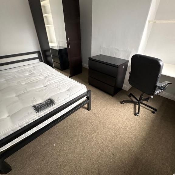 4 bedroom terraced house to rent - Photo 1