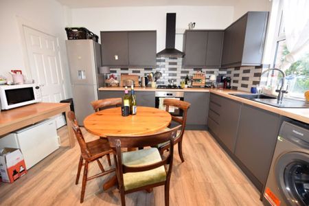 4 bedroom House in Gordon Terrace, Leeds - Photo 5