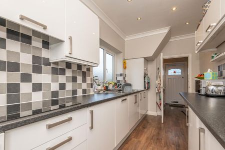 2 bedroom terraced house to rent - Photo 5