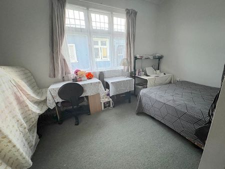 Close to Westfield mall & within good school zones - Photo 3