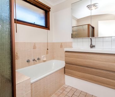 Immaculate 2 Bedroom Unit - Photo 6