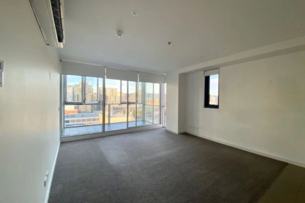 Enjoy the Convenient and fast-paced Lifestyle in the City!!! - Photo 1