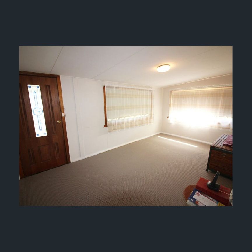 Ideal Family Home - Photo 1