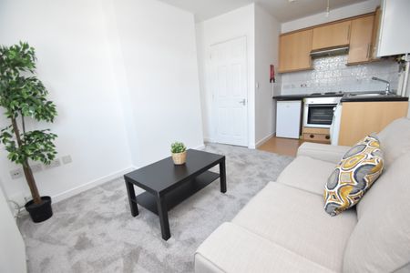 1 bed flat to rent in Riverside Terrace, Cardiff, CF5 - Photo 3