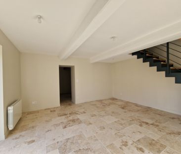 Location Appartement 5 pièces 107m² CAILLOUX SUR FONTAINES 69270 - Photo 2