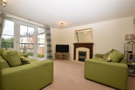 46, Henconner Lane, Bramley, Leeds, West Yorkshire, LS13 4LD - Photo 3