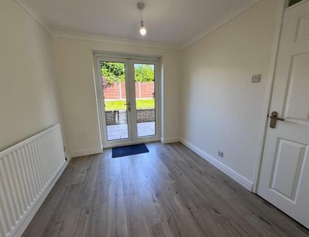 3 Bedroom Link Detached To Let - Photo 3