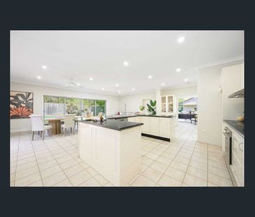 Expansive Family Home For Lease - Photo 2