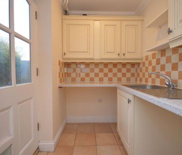 4 bedroom detached house to rent - Photo 6