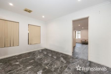 12 Napoli Avenue, Ellenbrook WA 6069 - Photo 4