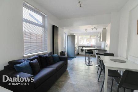 4 bedroom terraced house to rent - Photo 2