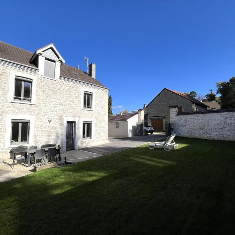 COURCELLES-SAPICOURT - Maison ancienne rénovée de Type 5 avec jardin et dépendance - Photo 1