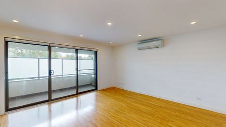 Modern Comfort Meets Inner-East Convenience - Photo 4