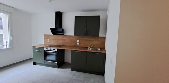 Location Appartement 1 pièce 29m² THONON LES BAINS 74200 - Photo 2