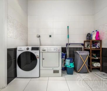 Pronájem bytu 4+kk s dvěma parkovacími stáními a předzahrádkou - Photo 6