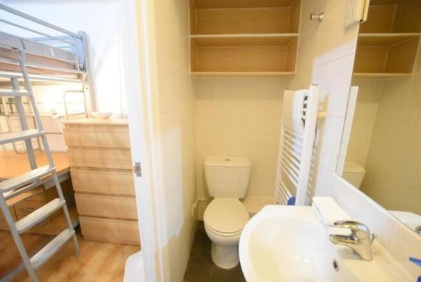 Maisonette to rent - Photo 1