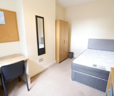 4 bedroom terraced house to rent - Photo 6