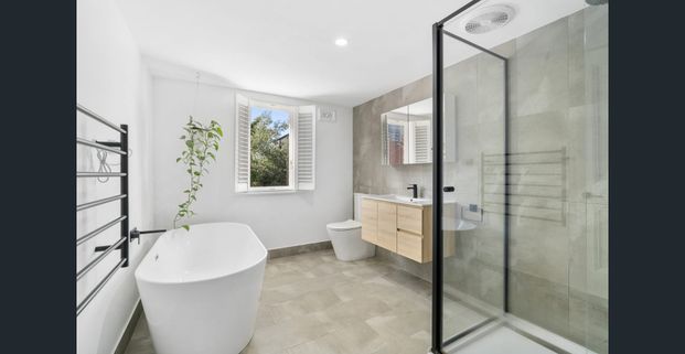 SUPERCOOL TOWNHOUSE - Photo 1