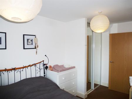 John Thornycroft Road, Southampton - Photo 4