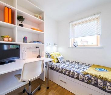 1 bedroom in a flat share to rent - Photo 4