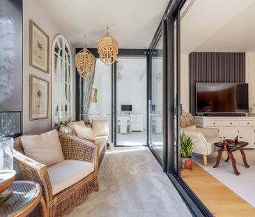 Sundrenched Three bedroom Apartment in Prized "Arkadia" - Photo 4